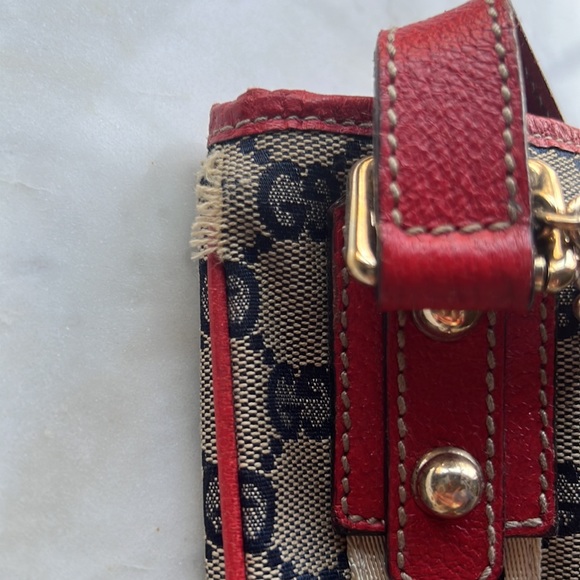 GUCCI Crossbody- Rare Edition - Picture 3 of 9
